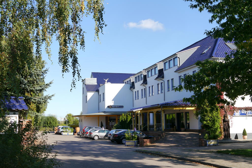 Erbenholz Hotel Laatzen Exterior foto